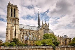 Mount-Notre-Dame-Paris.jpg